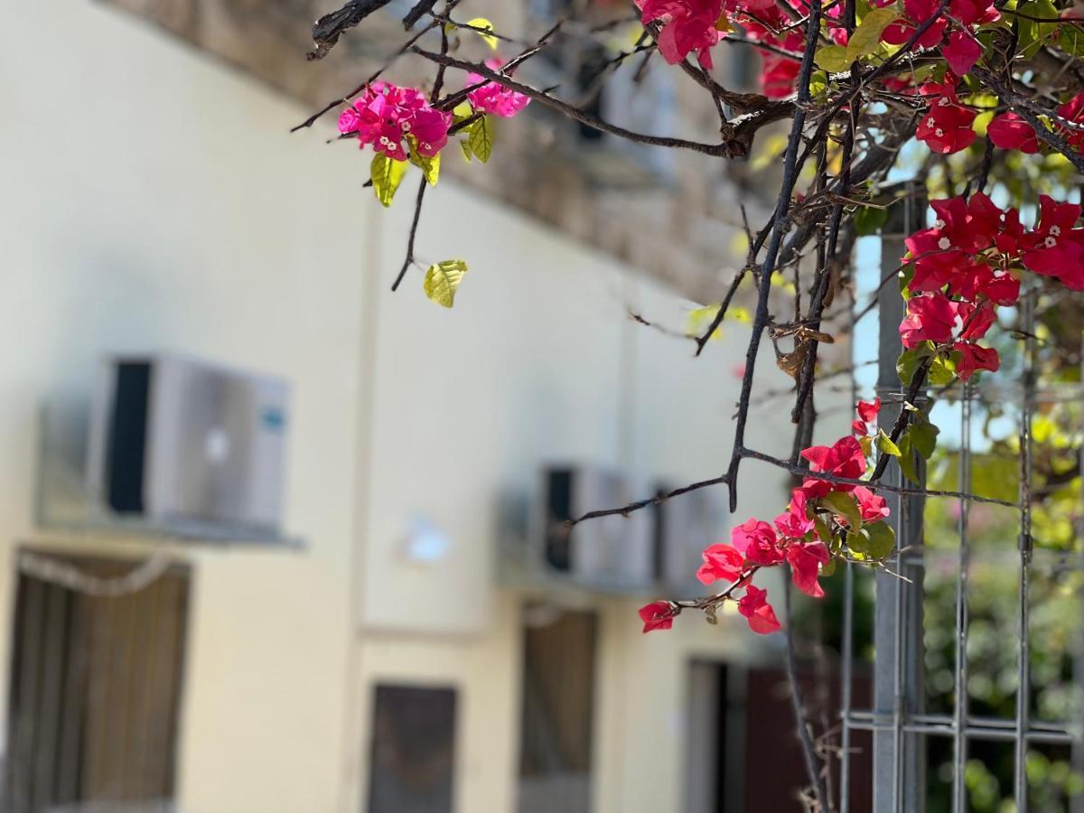 The Lion Hotel Хайфа Экстерьер фото