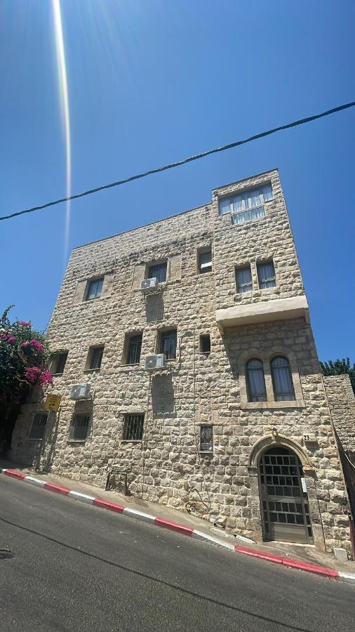 The Lion Hotel Хайфа Экстерьер фото