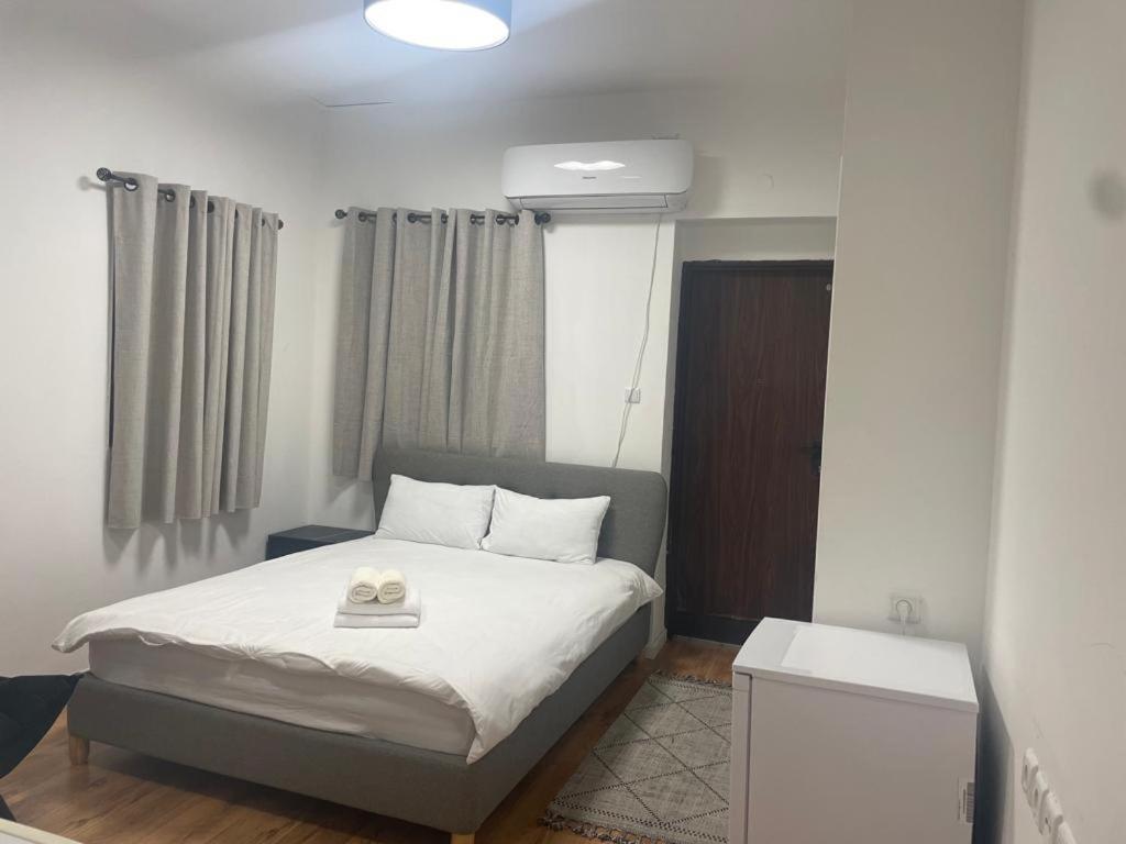 The Lion Hotel Хайфа Экстерьер фото